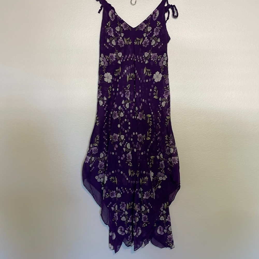 Hand colored, made in Turkey summer dress. Reaches ankle for 5.2. Wire twice